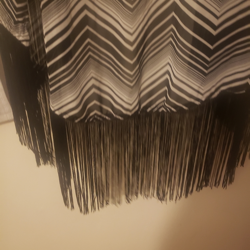 Vest - Picture 3 of 4